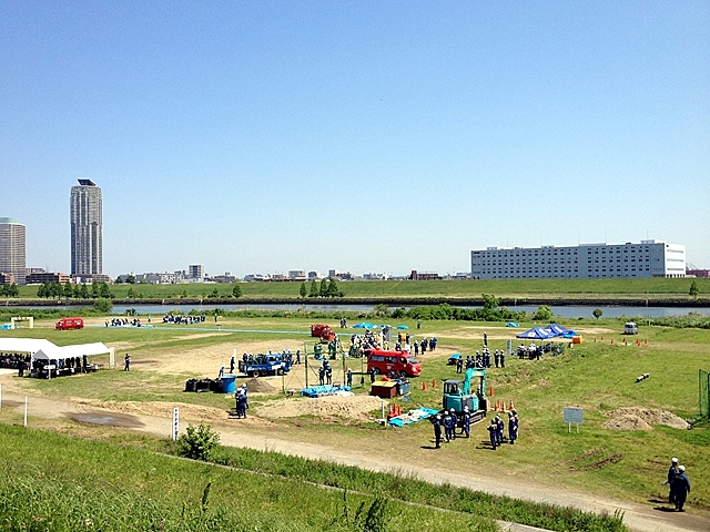 岩淵水門での水防訓練