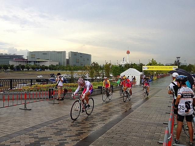 ガールズケイリン