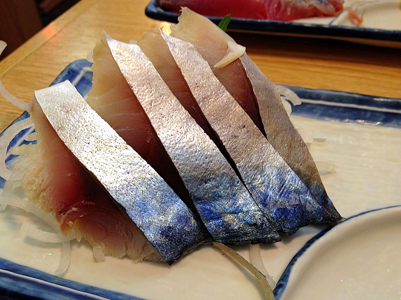 シメサバ刺身