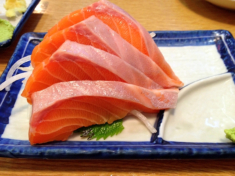 サーモン刺身