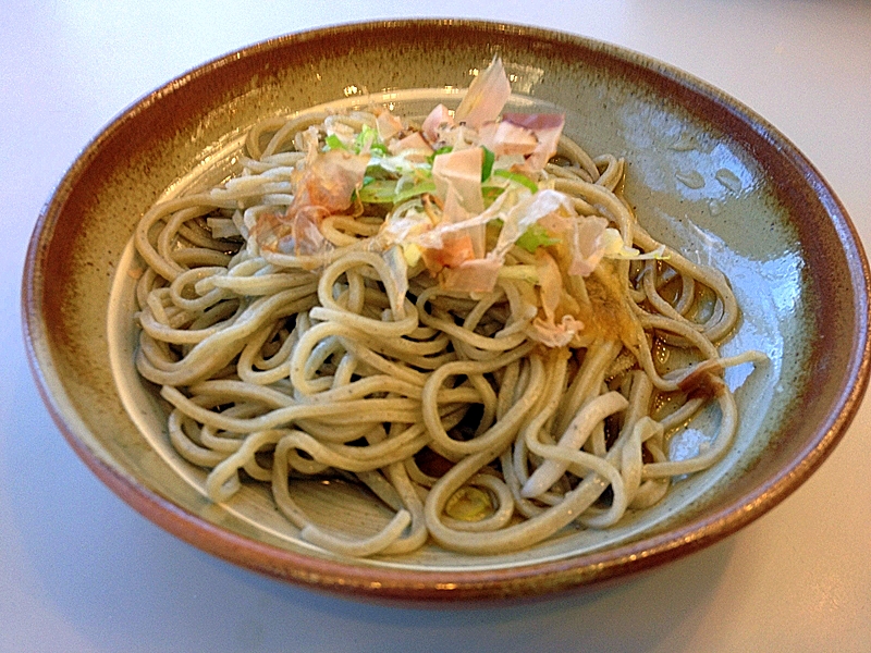 名人作の越前おろしそば