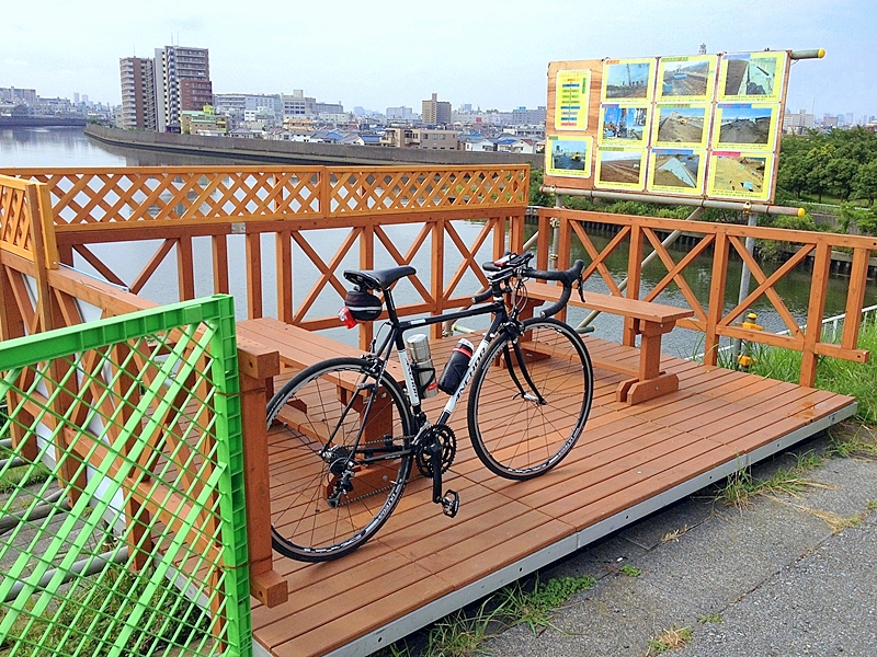 岩淵水門の休憩スポット