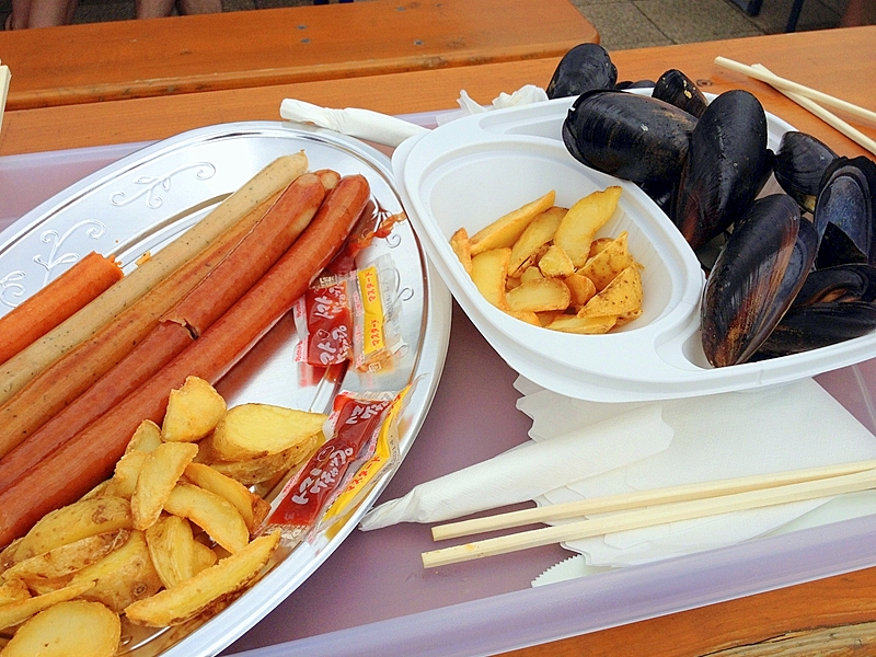 ドイツソーセージとムール貝